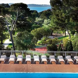 https://hotel-club-la-font-des-horts.aixenprovencehotels.org