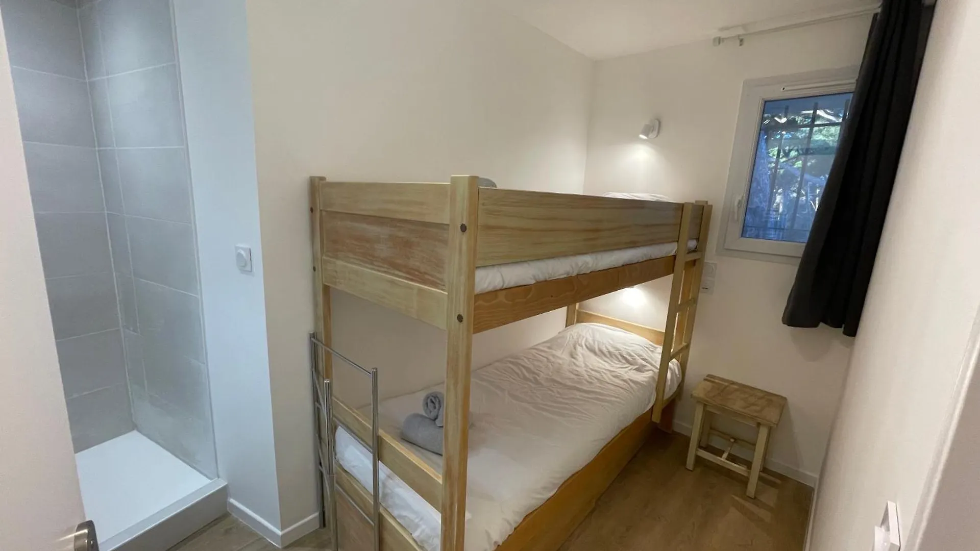 Apartment Bergerie Plage Renove Clim Balneo Plage Piscine Jardin Mediterraneen Hyeres France